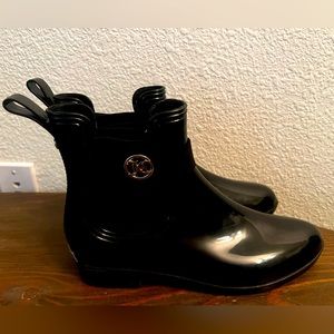 Juicy Couture Rain Boots Booties size 8 Tarain